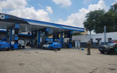 Força-tarefa flagra mais de 200 mil litros de combustível adulterado em fundo falso de posto no Rio de Janeiro