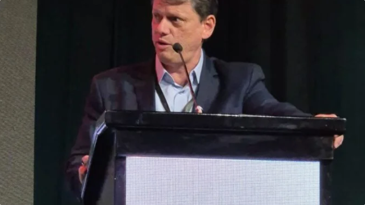 Tarcísio cobra avanço do etanol para reduzir impacto de crises do petróleo no Brasi