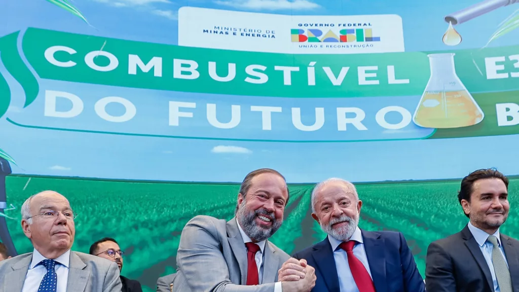 Cancelada reunião do CNPE que ia debater aumento na mistura de etanol prometida por Lula
